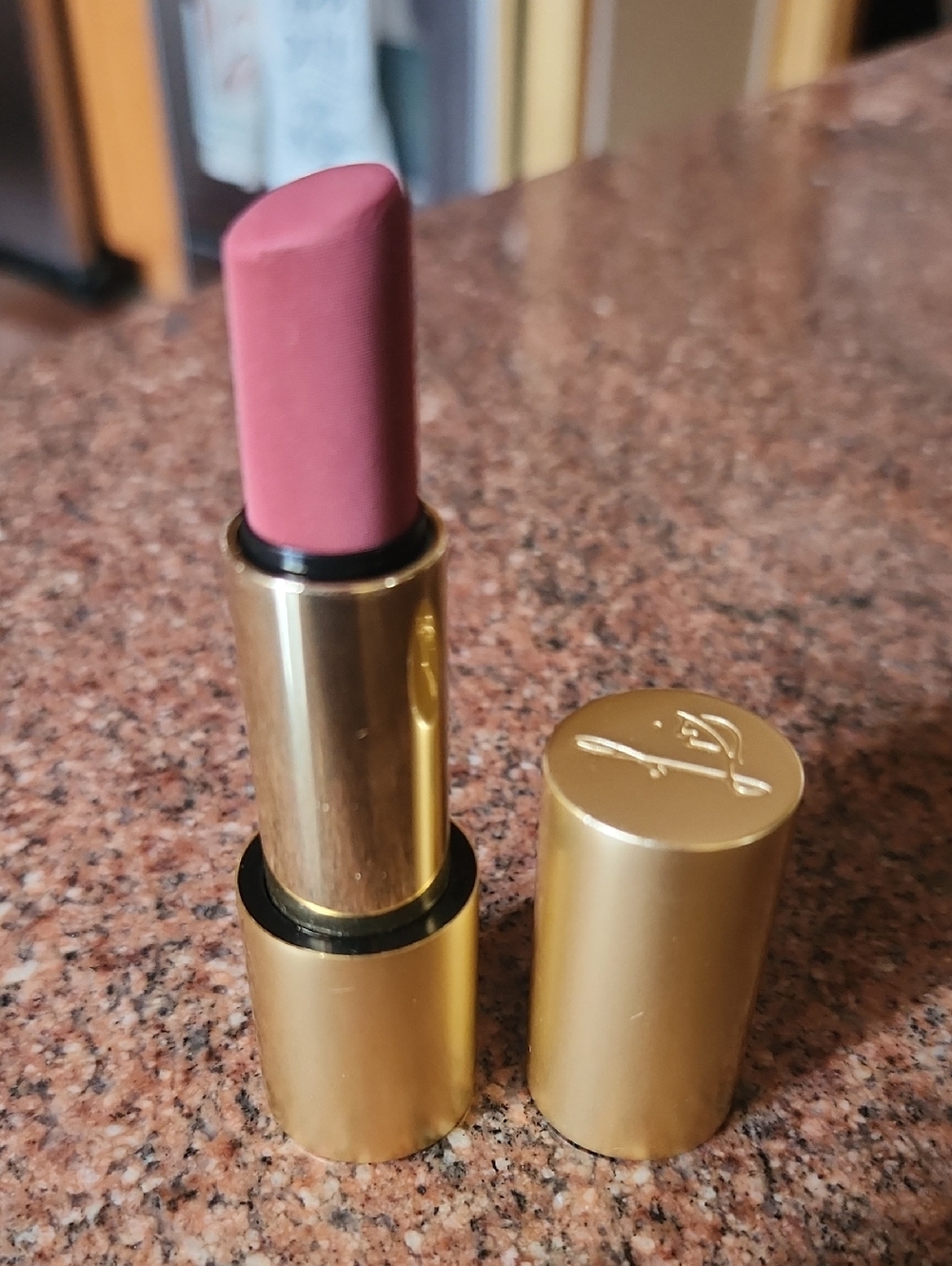 Lisa Eldgridge Elegant Mauve Pink Lipstick in Gold Case